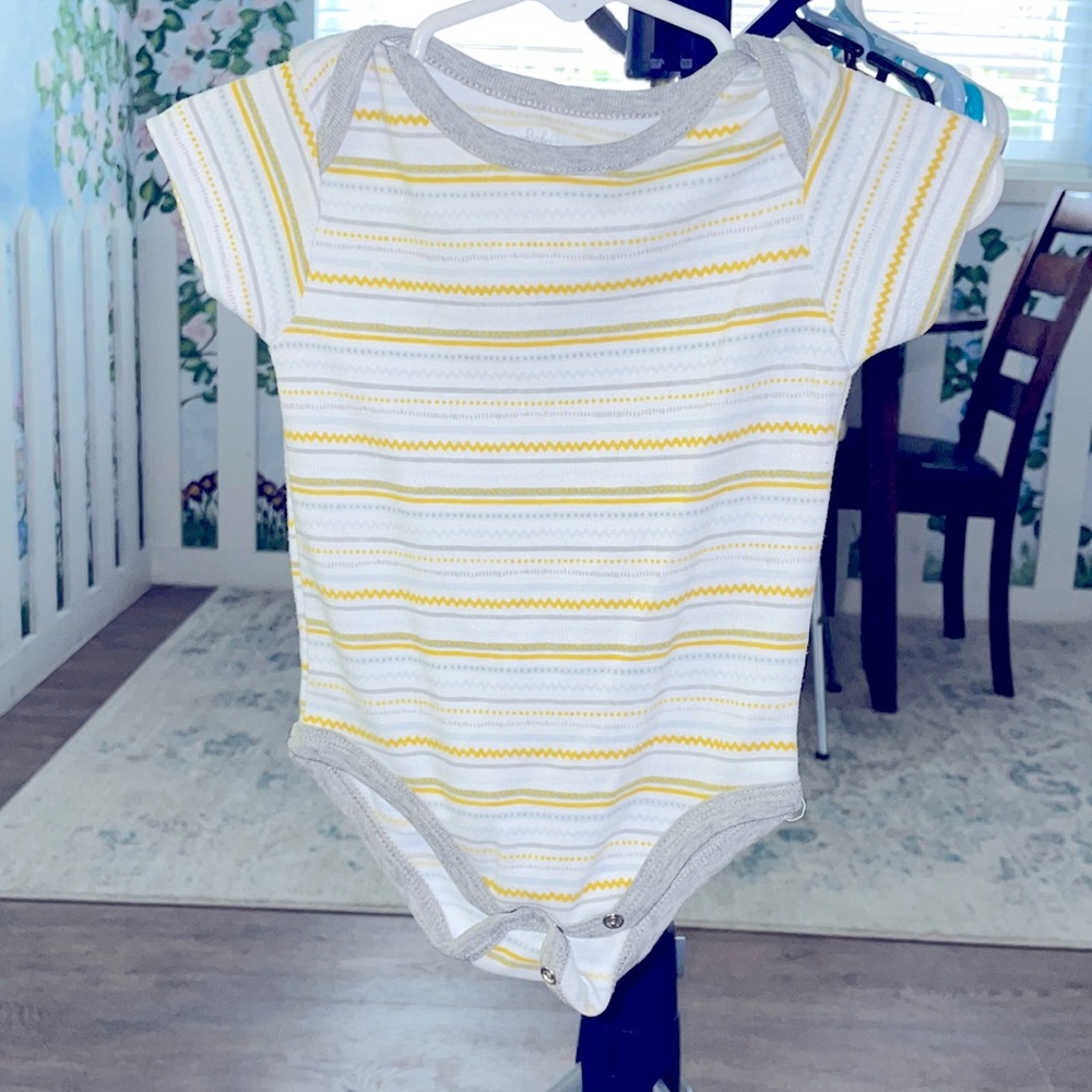 3/6 month onsie never been worn